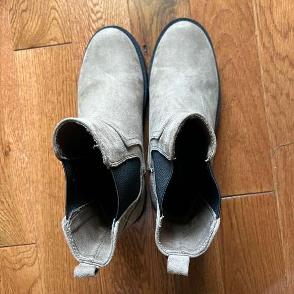 Never worn. Women’s ankle boots - Picture 2 of 4